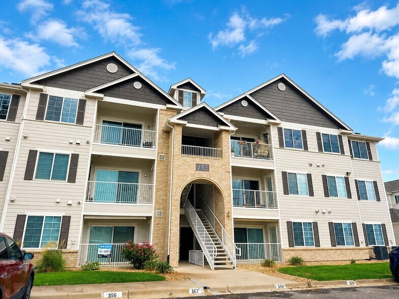 Building Photo - 15700 E Jamison Dr