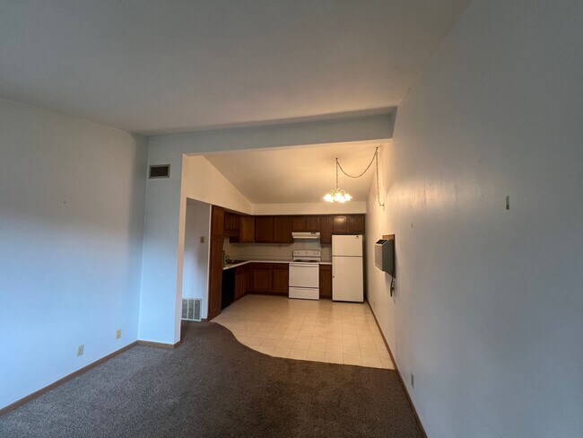Building Photo - 2306 Radtke Ave