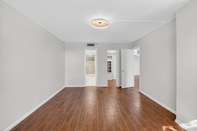 Building Photo - 5260 NW 2nd Ave