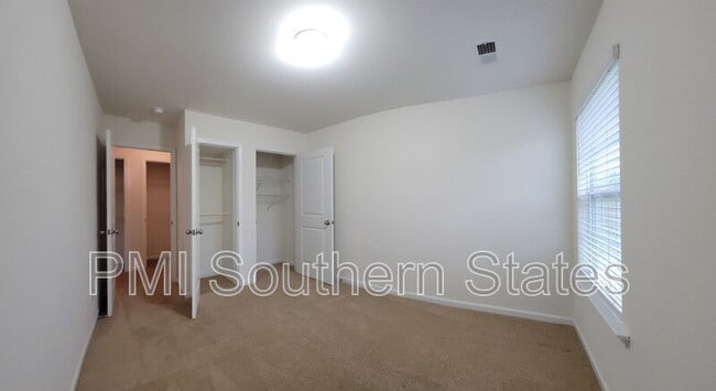 Building Photo - 31 Moorlyn Ln