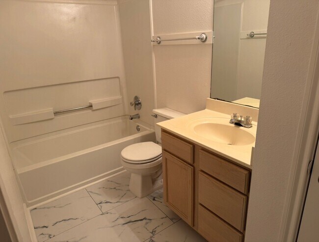 Building Photo - 2308 Lavendale Ct