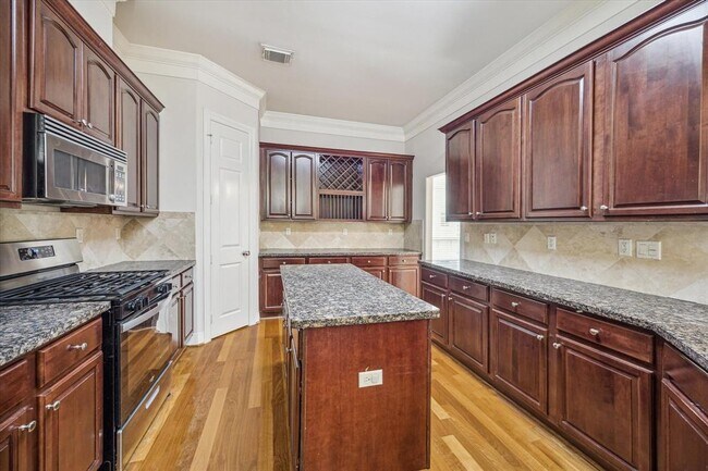 Building Photo - 1316 Birdsall St