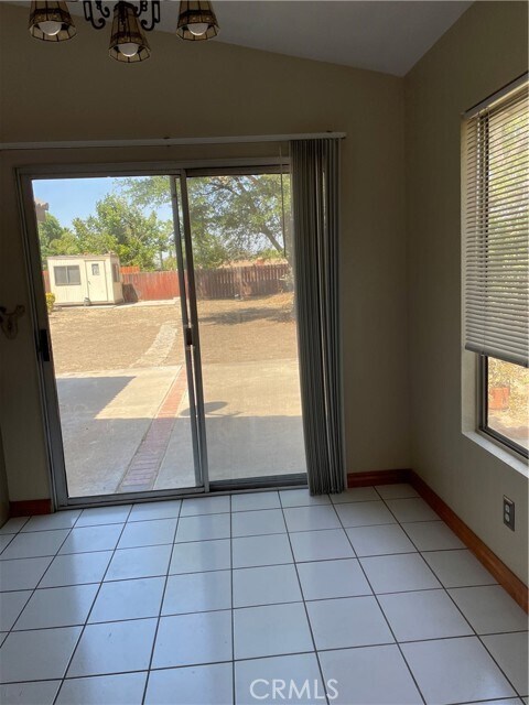 Building Photo - 583 Le Harve Ave