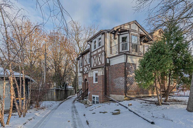 Building Photo - 1155 Saint Johns Ave E
