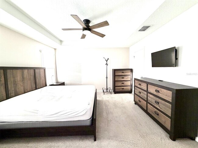 Building Photo - 15910 Marina Bay Dr