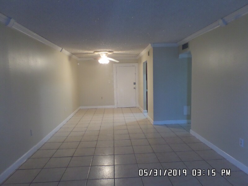 Building Photo - 3610 NW 21st St