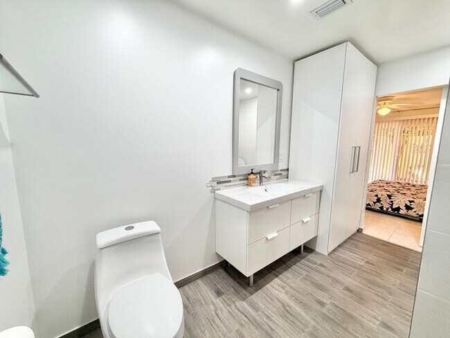 Building Photo - ** GLADES COUNTRY CLUB ** 2 BED / 2 BATH - VILLA - BUNDLED GOLF MEMBERSHIP - ANNUAL RENTAL