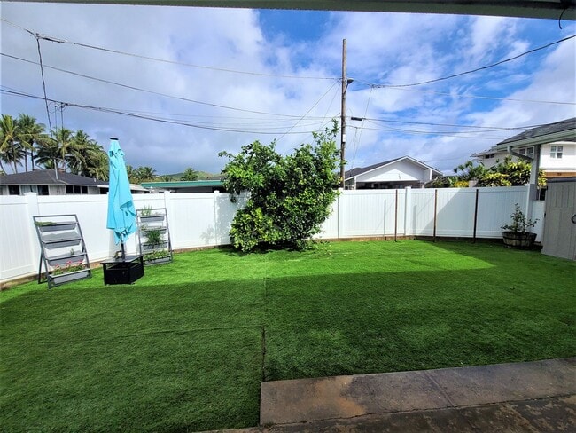 Building Photo - Coconut Grove  - fully fenced Beautiful du...