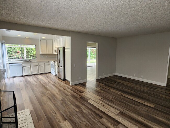 Building Photo - Beautiful Single Story in Mission Viejo