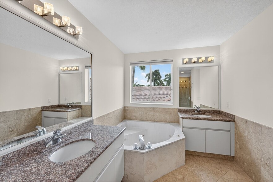 Building Photo - 1115 Camellia Cir
