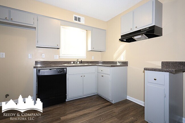Building Photo - 2692 Dromedary Dr