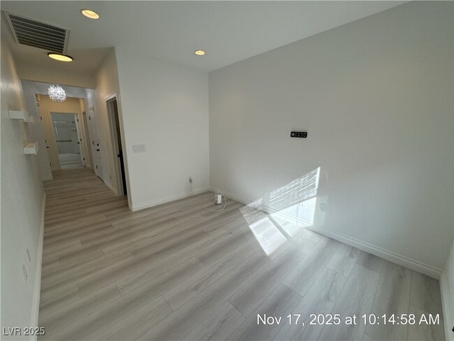 Building Photo - 2335 Meteor Shower St