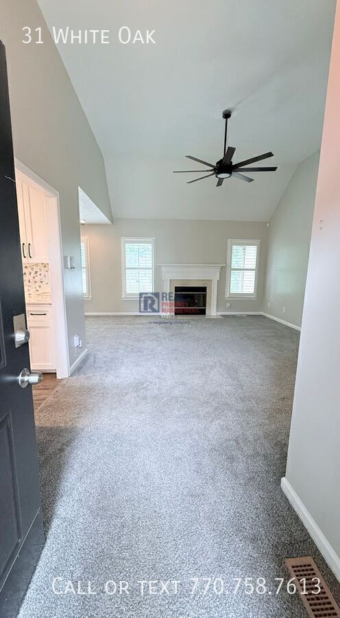 Building Photo - 31 White Oak Dr SE