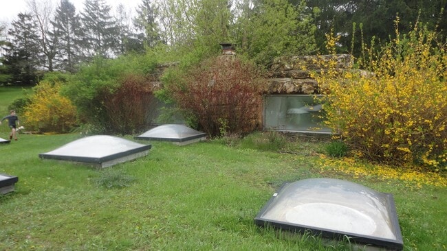 Building Photo - Large Underground House with indoor pool n...
