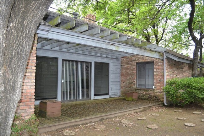 Building Photo - 5205 Rustle Leaf Dr