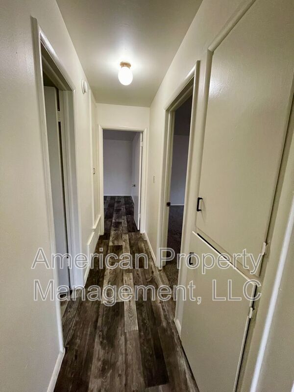 Building Photo - 1585-P1585 S 67th E Ave