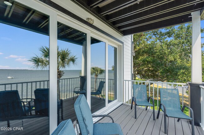 Building Photo - 3827 Mariner Dr