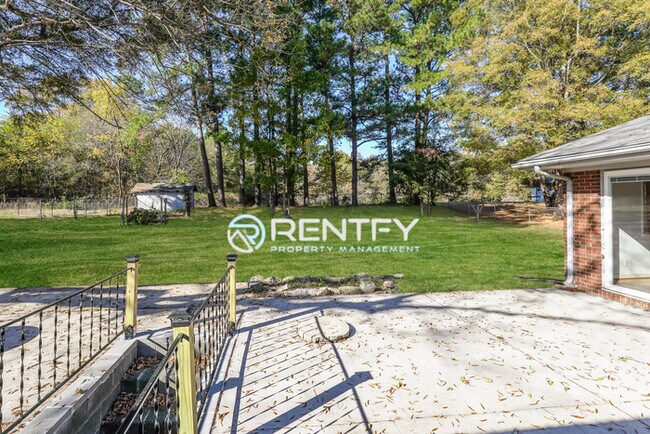 Building Photo - 260 Stewart Rd SE