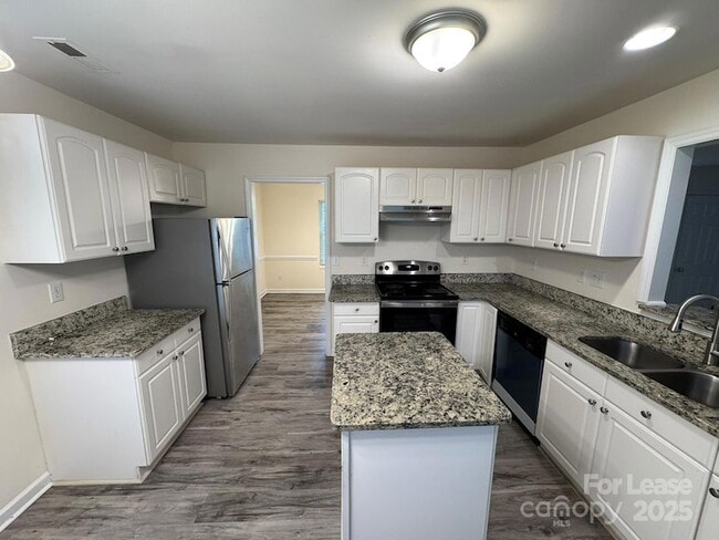 Building Photo - 6610 Cedar Cliff Dr
