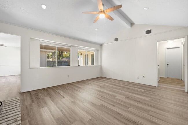 Building Photo - 25407 Lancewood Dr