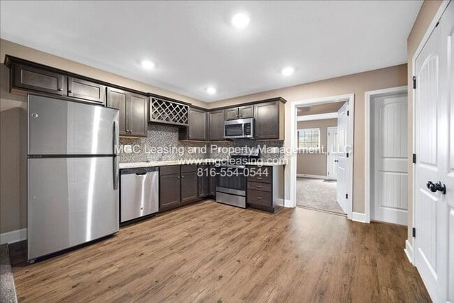 Building Photo - Timber Trails Townhome - Ask About our Reduced Rate with a 15 Month Lease!