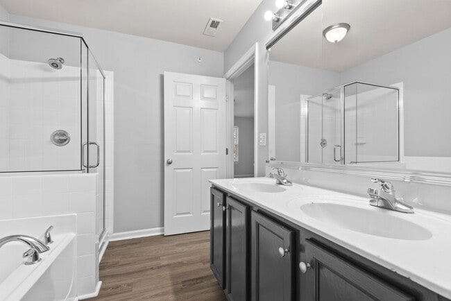 Building Photo - Town House in North Raleigh- Available Now