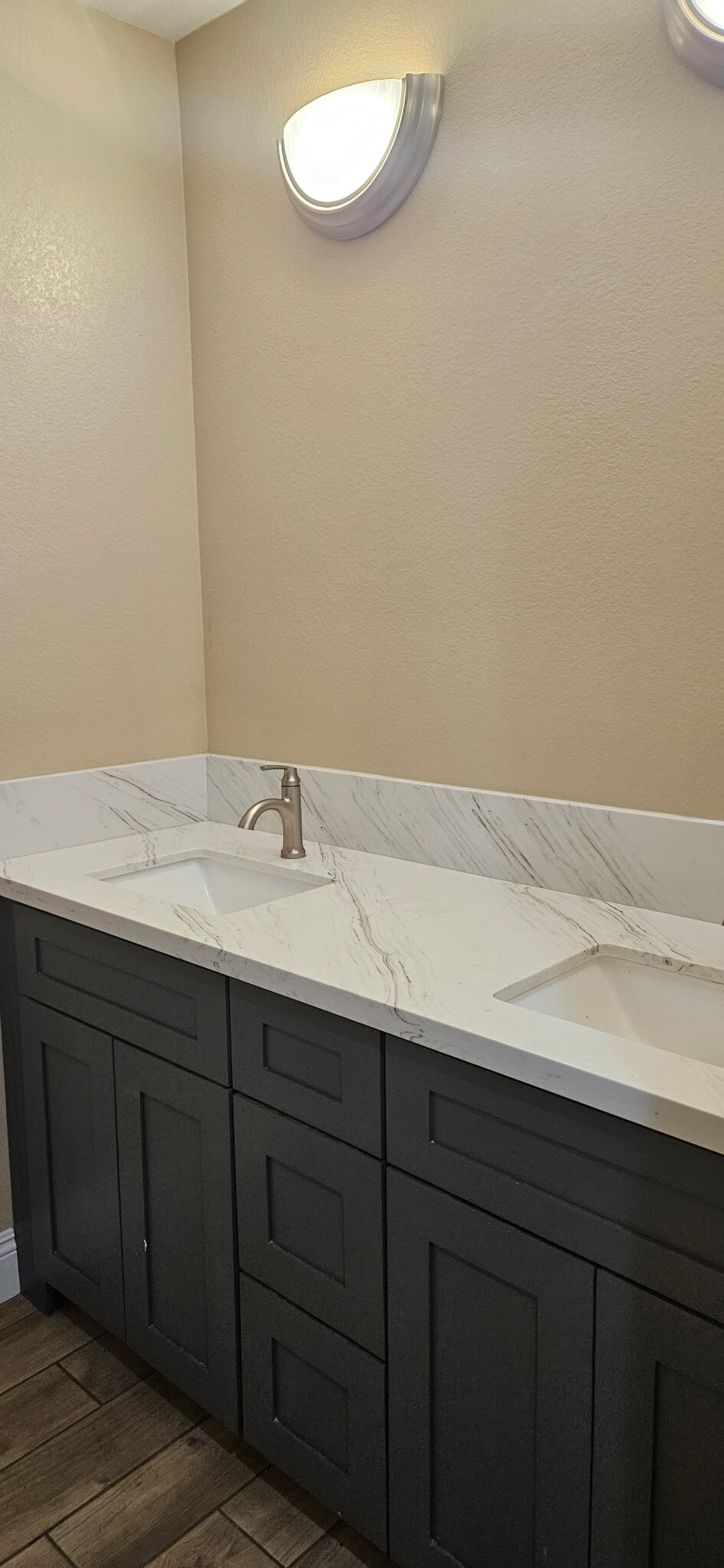 Building Photo - 3139 E Lyell Ave