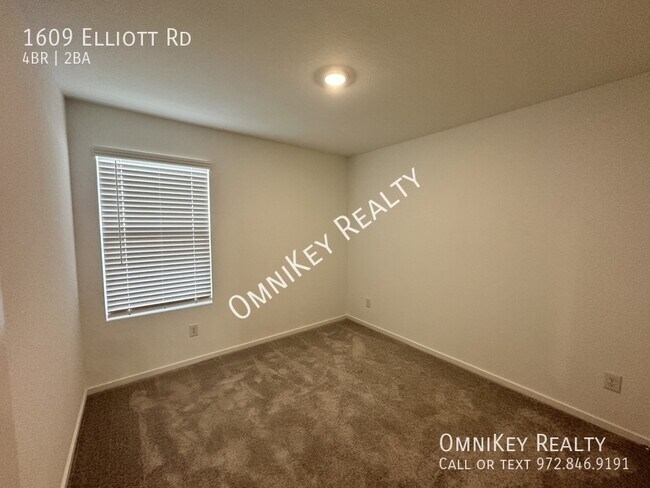 Building Photo - 1609 Elliott Rd