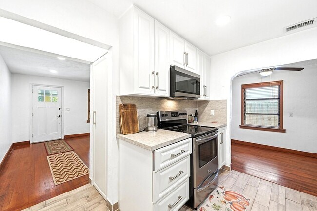 Building Photo - 1516 SW 24th St