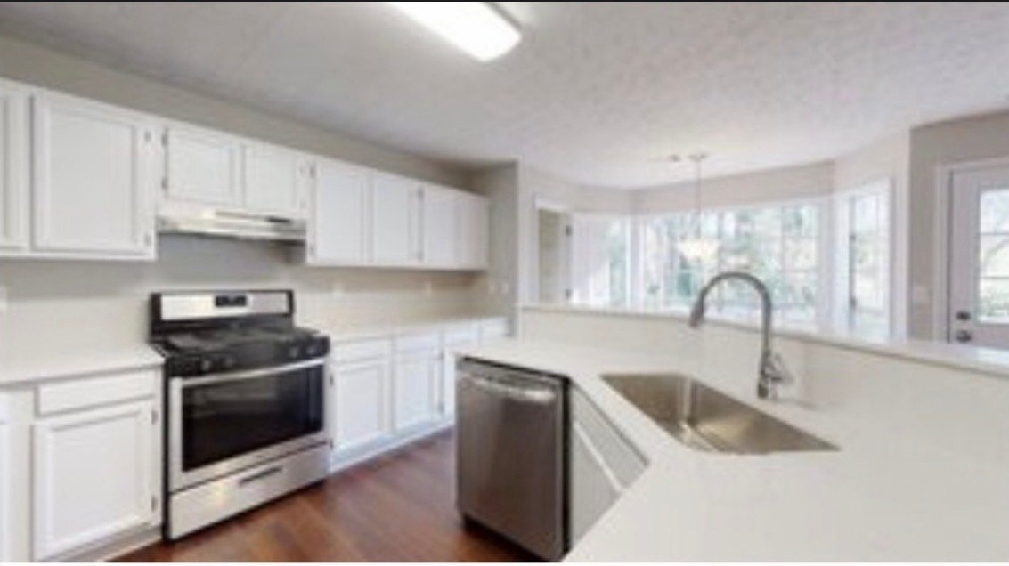 Building Photo - 4084 Pinehurst Valley Dr
