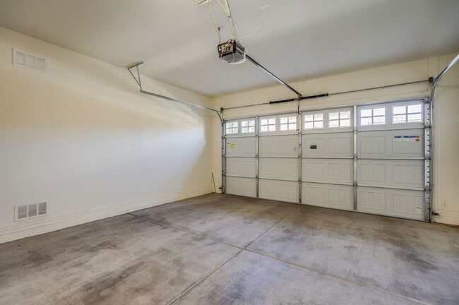 Building Photo - 4529 E Vista Bonita Dr