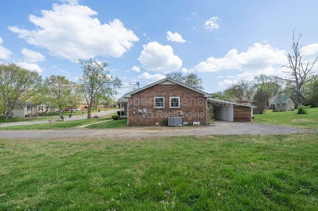 Building Photo - 282 Southburn Dr