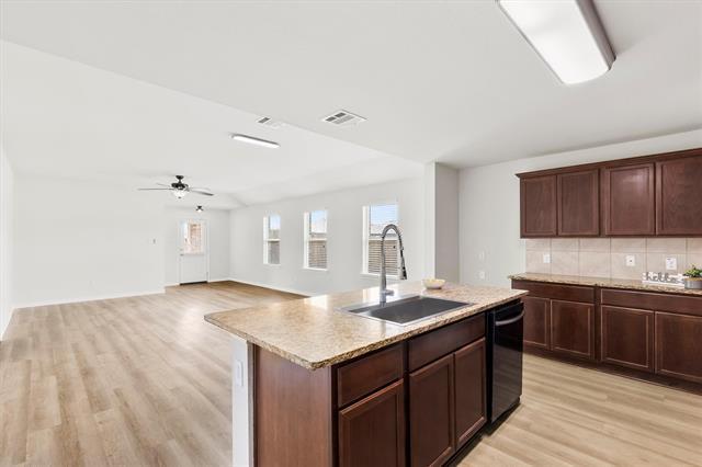 Building Photo - 230 Park Ave