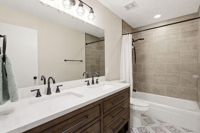 Building Photo - Exceptional Property in the NE Heights