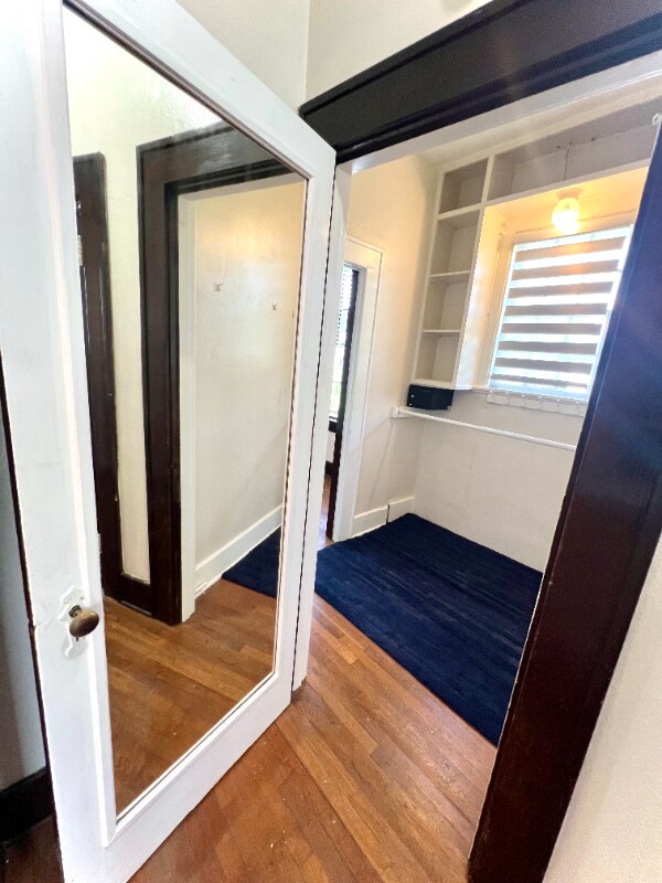 Building Photo - 712 6th Ave N