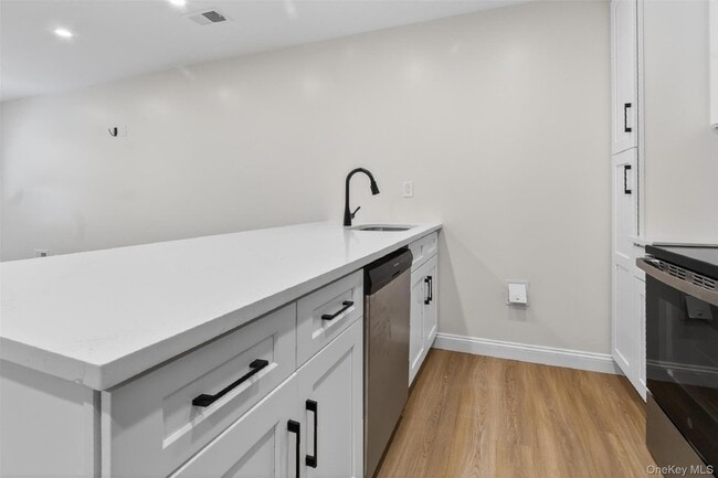 Building Photo - 62 Manor Pl