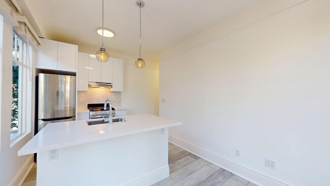 Building Photo - 3272 21st St