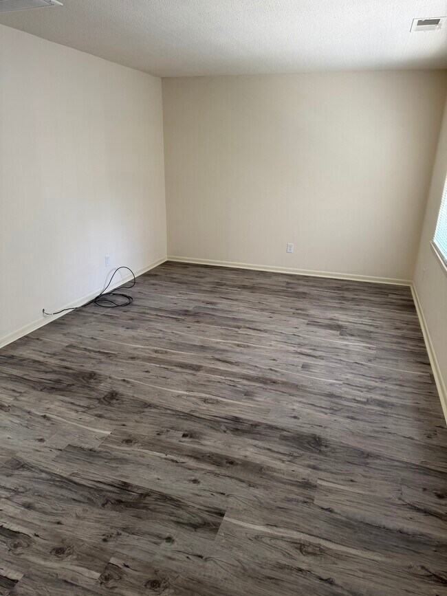 Building Photo - 435 N Church St