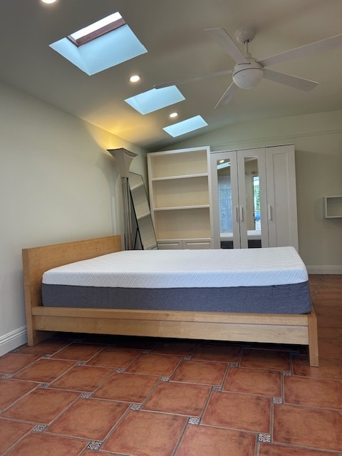 Building Photo - 344 S La Peer Dr