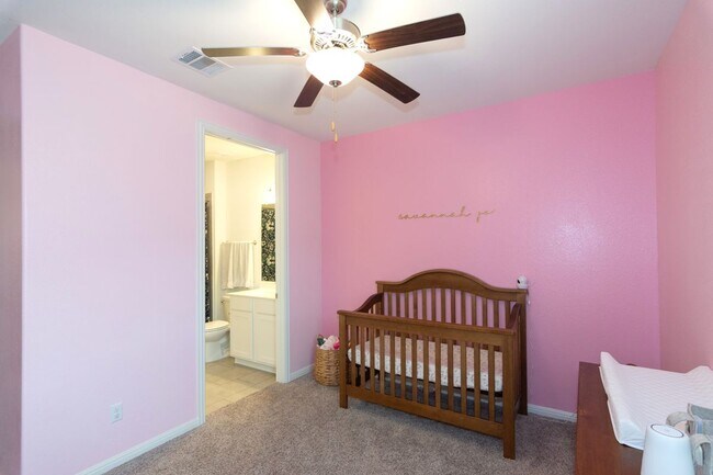 Building Photo - 501 Sixpence Ln