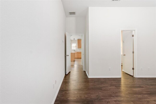 Building Photo - 1117 Alexandria Way