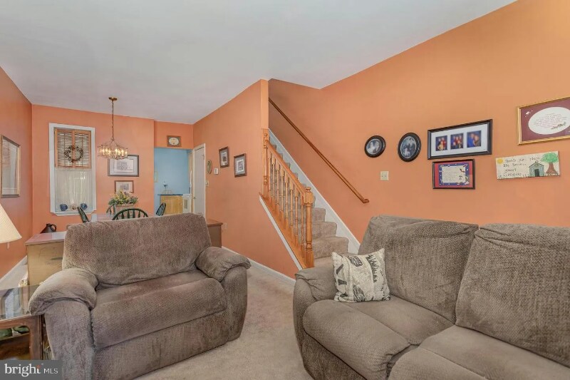 Building Photo - 340 E Locust St