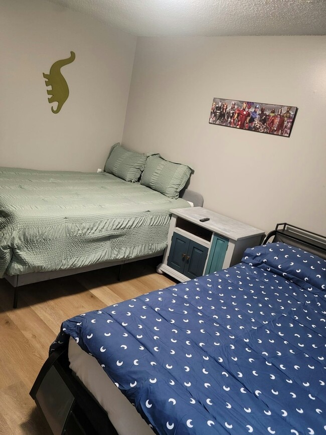 Building Photo - 4880 Barclay Square Dr