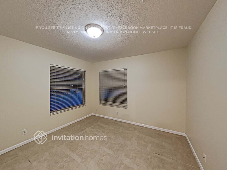 Building Photo - 14822 Paddock Dr