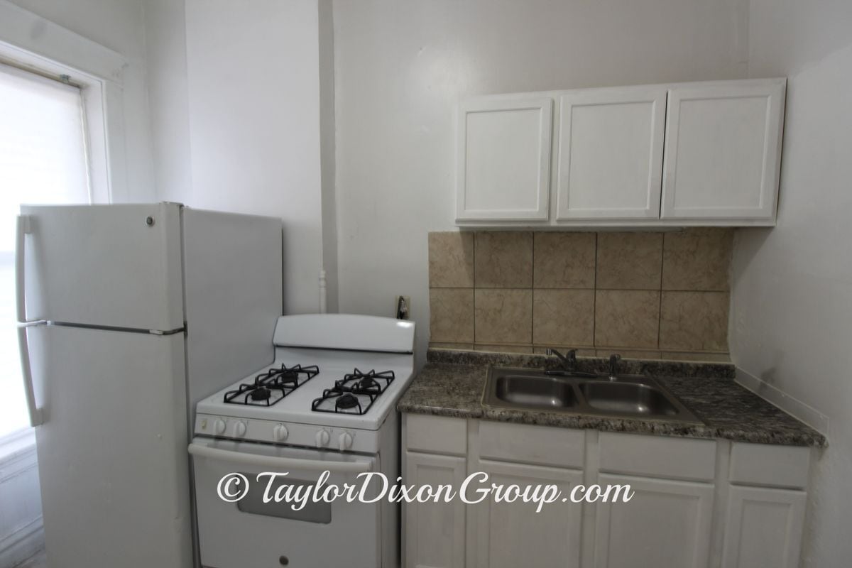 Building Photo - 4249 W Maypole Ave