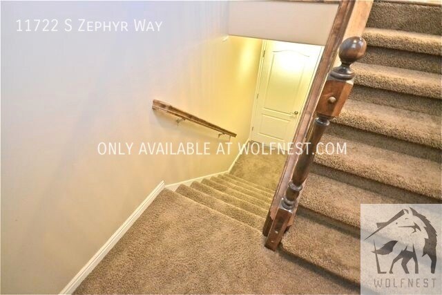 Building Photo - No Security Deposit Option! Amazing 3 Bedr...