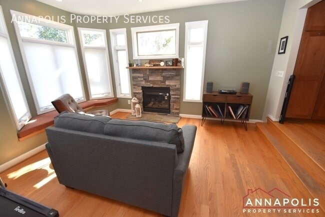 Building Photo - 403 Edgemere Dr
