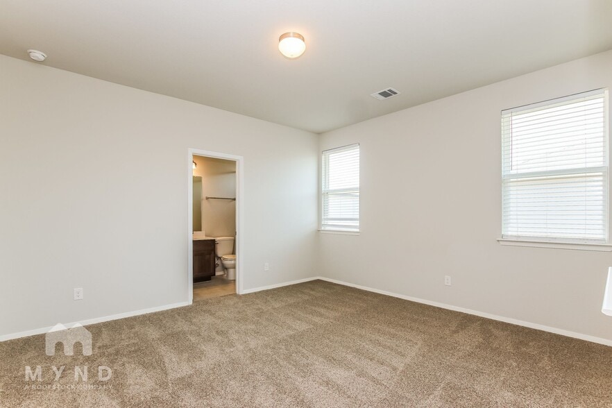 Building Photo - 252 Fabion St