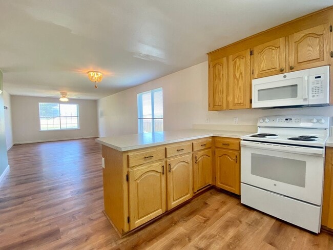Building Photo - 3 Bedroom Home in Rural West Valley