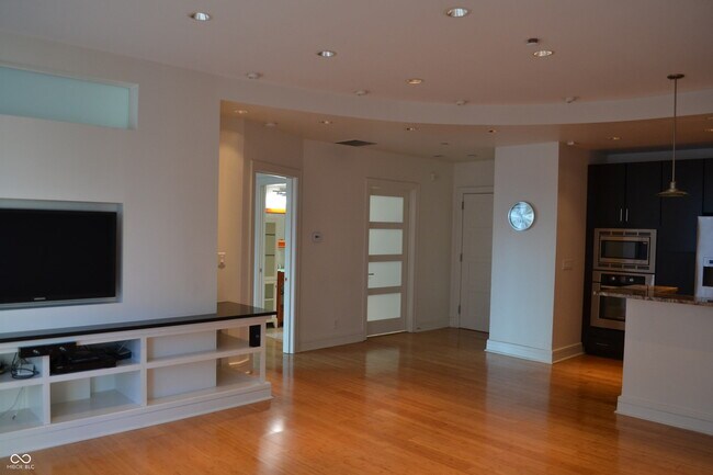 Building Photo - 429 N Pennsylvania St